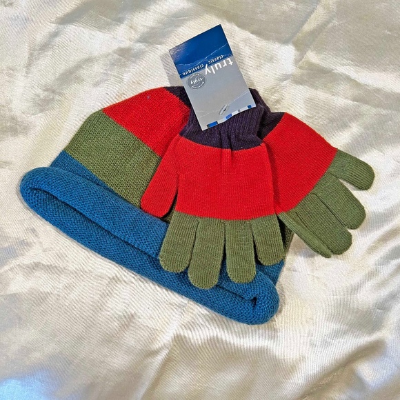 GLOVE AND HAT SET FOR FALL/WINTER, SHORT GLOVES, TUQUE HAT, RED/BLUE/OLIVE GREEN - Picture 1 of 4